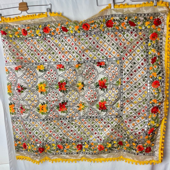 Shawl Raw Yellow Pom Pom Silk Handmade mirror and thread Pom pom scarf long - Picture 6 of 6